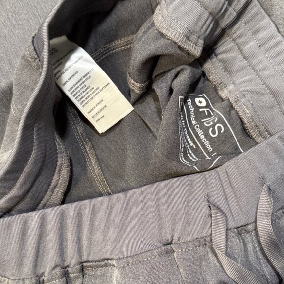 Figs Dark Gray Medical Scrub Set - Picture 10 of 10